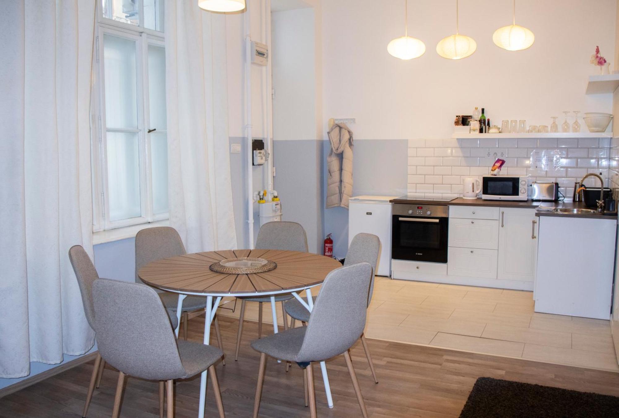 Klau33 Cozy In Party District.