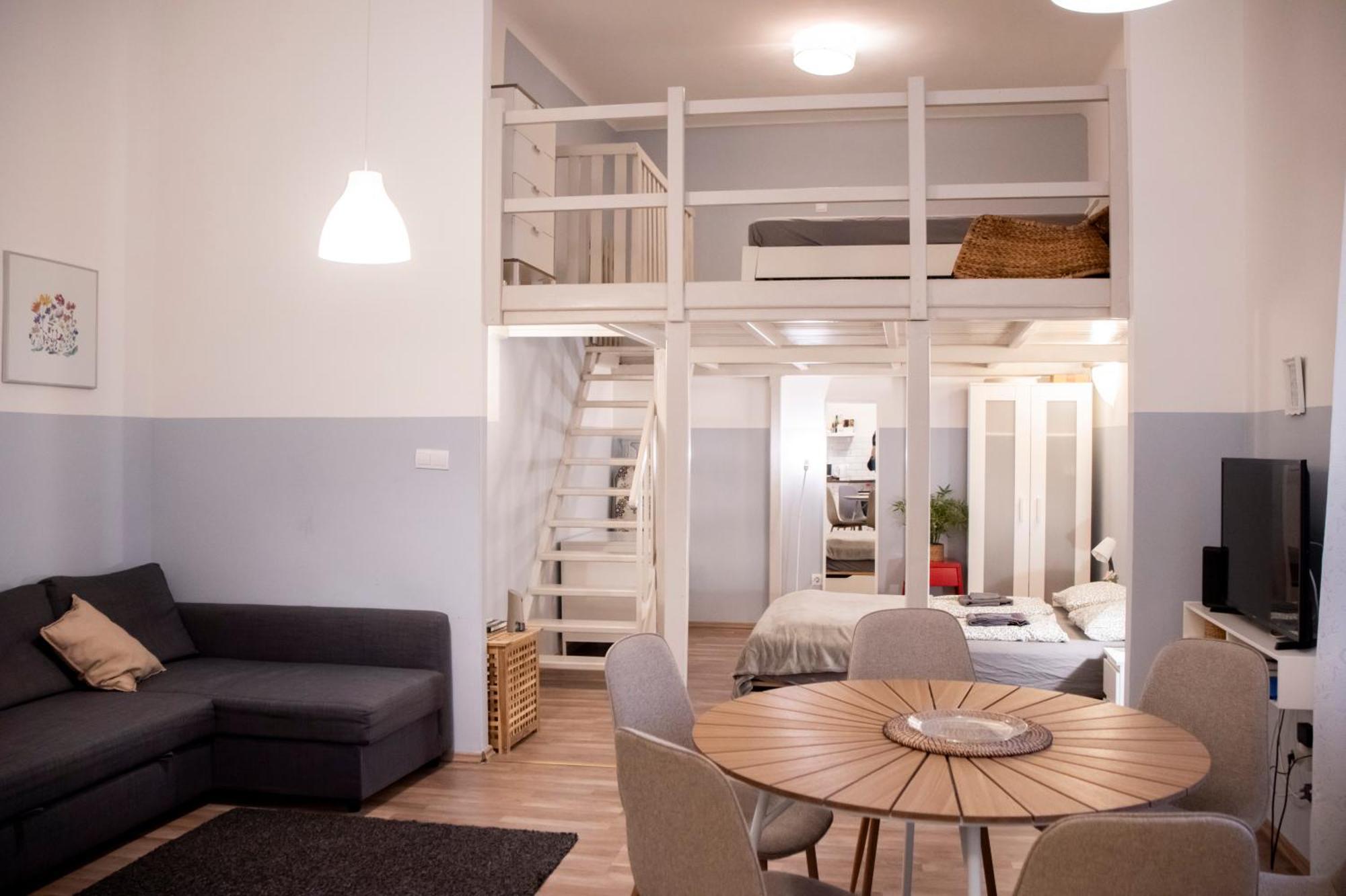 Klau33 In Party District Appartamento