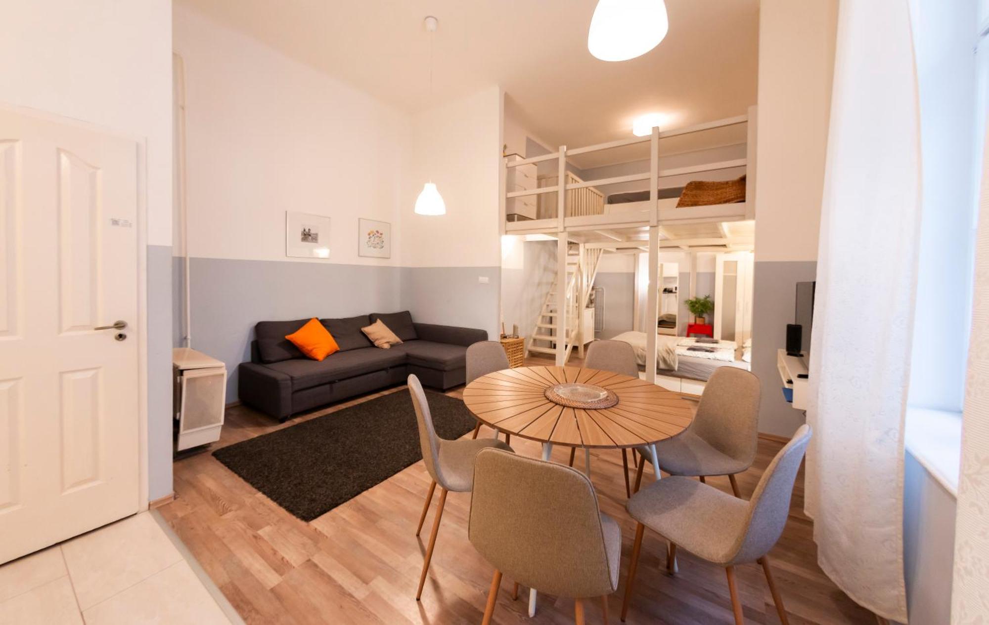 Klau33 Cozy In Party District.